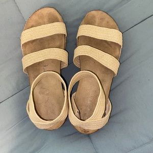Platform sandals